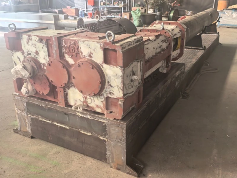 Extruder paralel cu două șuruburi de înaltă eficiență pentru reciclarea deșeurilor de folie de plastic în producție