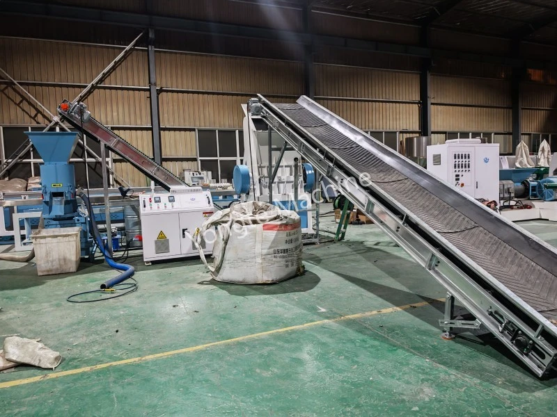 Linia de producție pentru reciclarea deșeurilor textile a fost testată cu succes