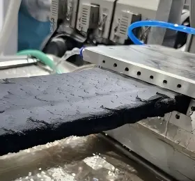 Yongte rezolvă peste noapte defectul de extrudare a pardoselii WPC pentru clientul canadian