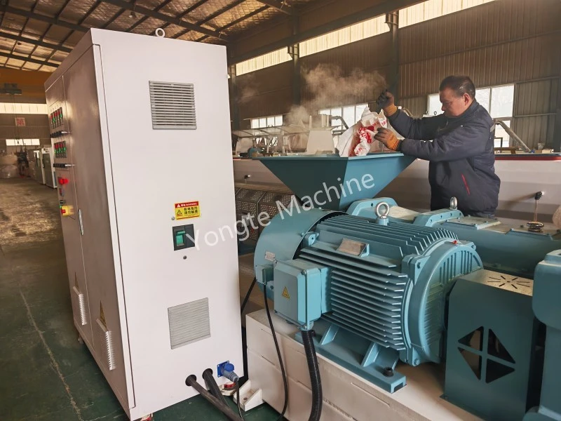 plastic recycling extruder