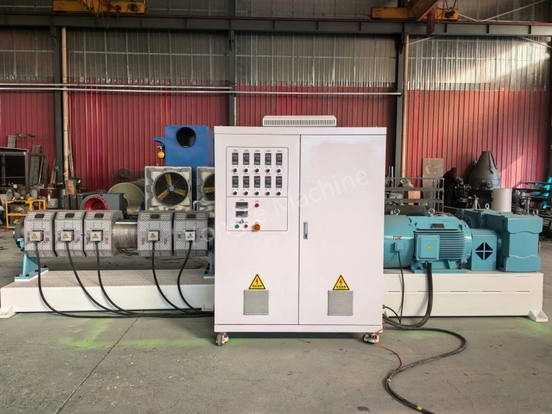 Masina de extrudare pentru reciclare a foliilor de plastic