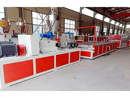 Linie de producție de panouri de perete din PVC