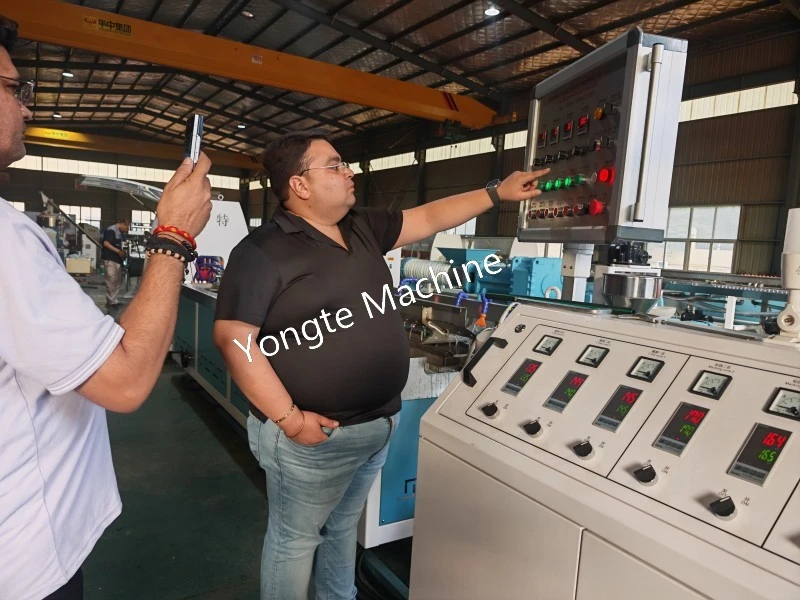 Linie de producție de conducte de infiltrație de irigare din cauciuc pentru clientul indian