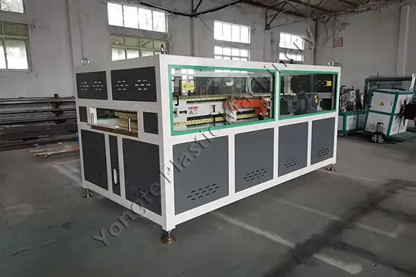 Mașină rusă de fabricare a ușilor WPC