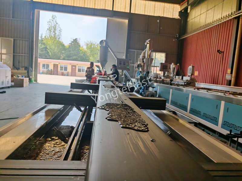 Mașină de fabricat cherestea din plastic solid