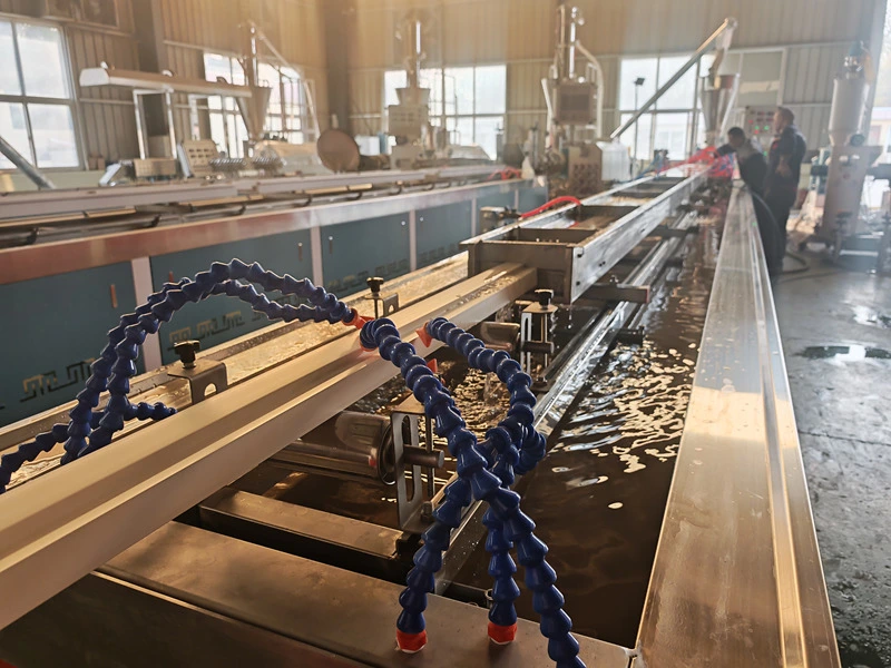 Mașină de fabricat rame de uși WPC