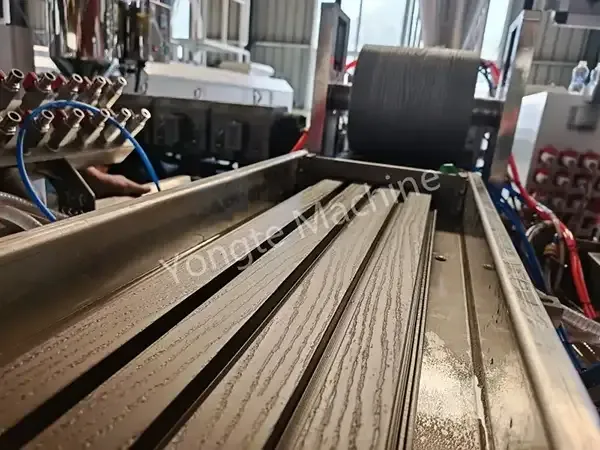 Yongte WPC Wall Cadding Machine instalată cu succes în Canada